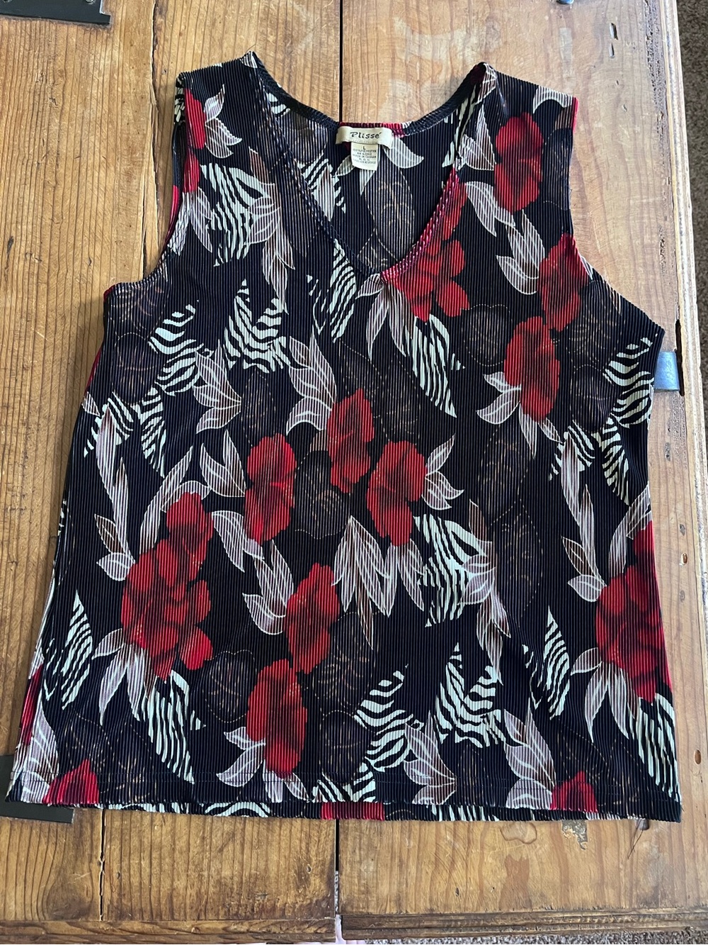 Plissé Black V-Neck Sleeveless Tank with Red Floral Print